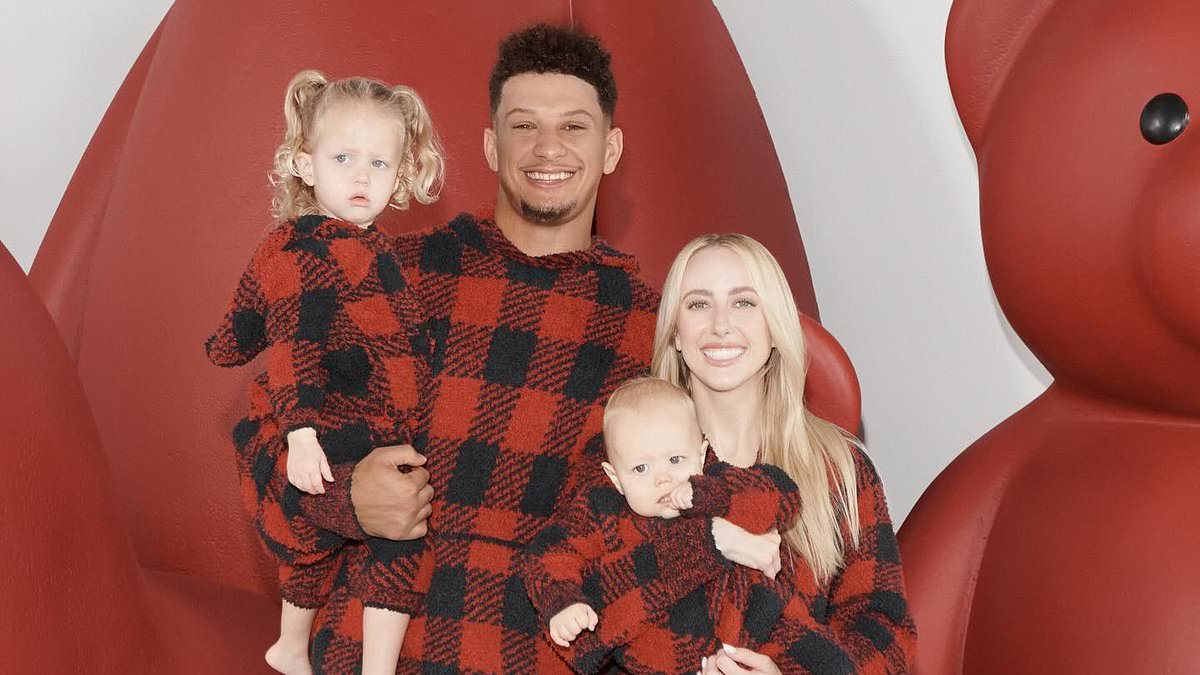 taylor-alert-–-taylor-swift’s-new-bff-brittany-mahomes-models-for-kim-kardashian’s-skims!-star-poses-with-husband-patrick-mahomes-and-their-two-children-for-holiday-themed-shoot