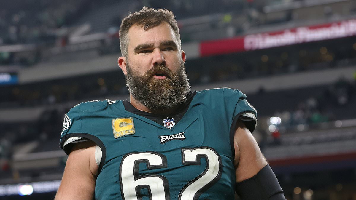 taylor-alert-–-jason-kelce-hopes-to-talk-football-with-taylor-swift’s-dad-after-brother-travis-reveals-scott-swift-played-center-–-just-like-the-eagles-star:-‘we’ll-to-have-to-get-together-and-talk-center-shop’