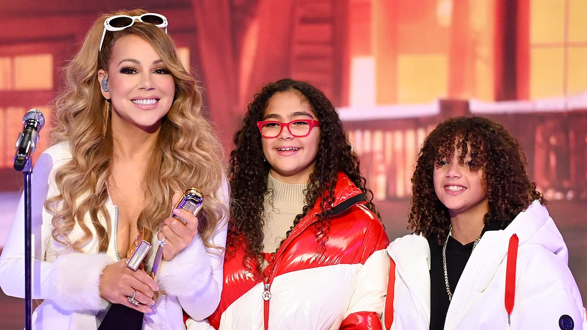 taylor-alert-–-mariah-carey-is-given-special-honor-by-her-twin-children-moroccan-and-monroe,-12,-at-billboard-music-awards:-‘couldn’t-ask-for-better-presenters’