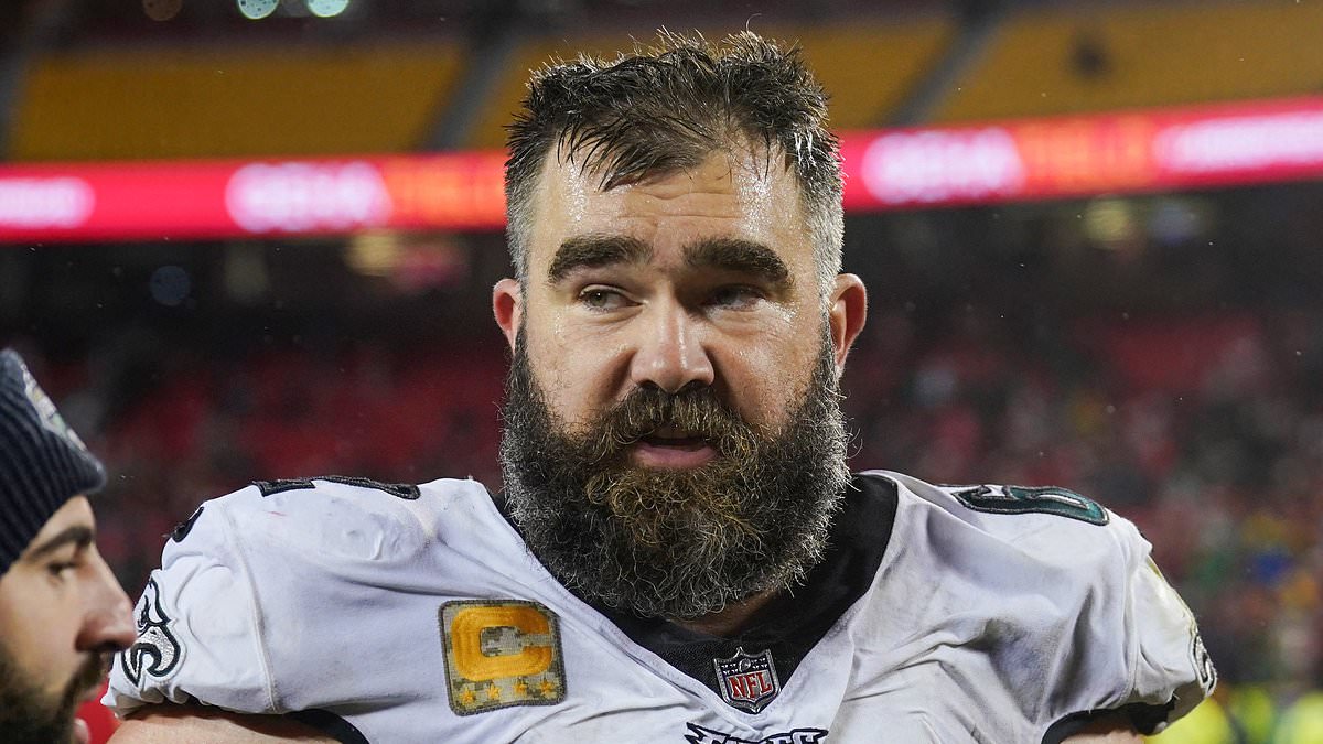 taylor-alert-–-how-much-does-philadelphia-eagles-center-jason-kelce-earn?-fans-will-be-shocked-at-his-nfl-salary