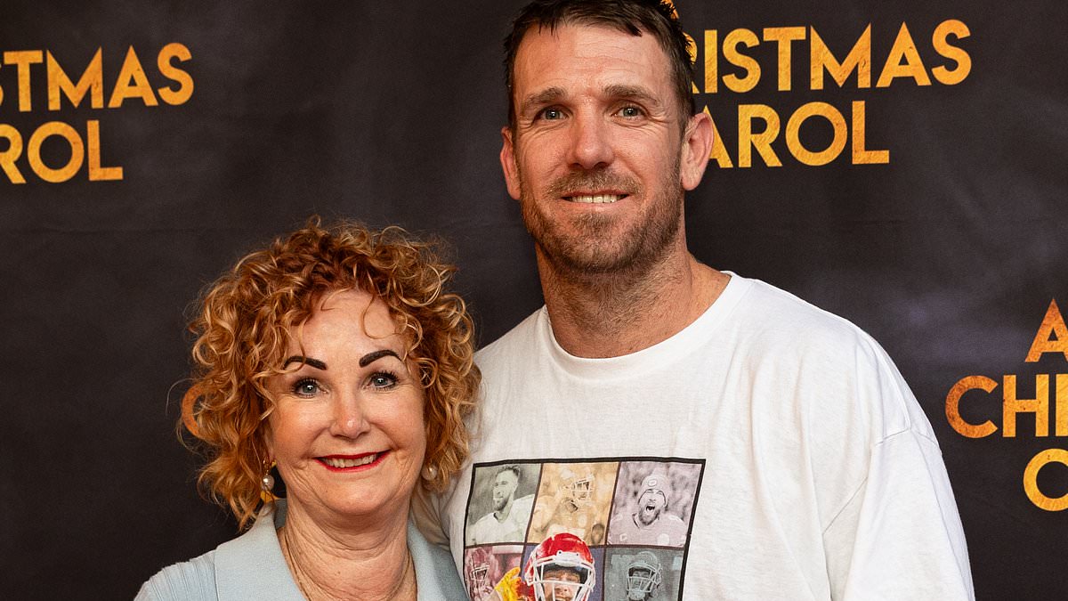 taylor-alert-–-afl-star-dane-swan-takes-his-mum-as-his-date-to-a-christmas-carol-premiere