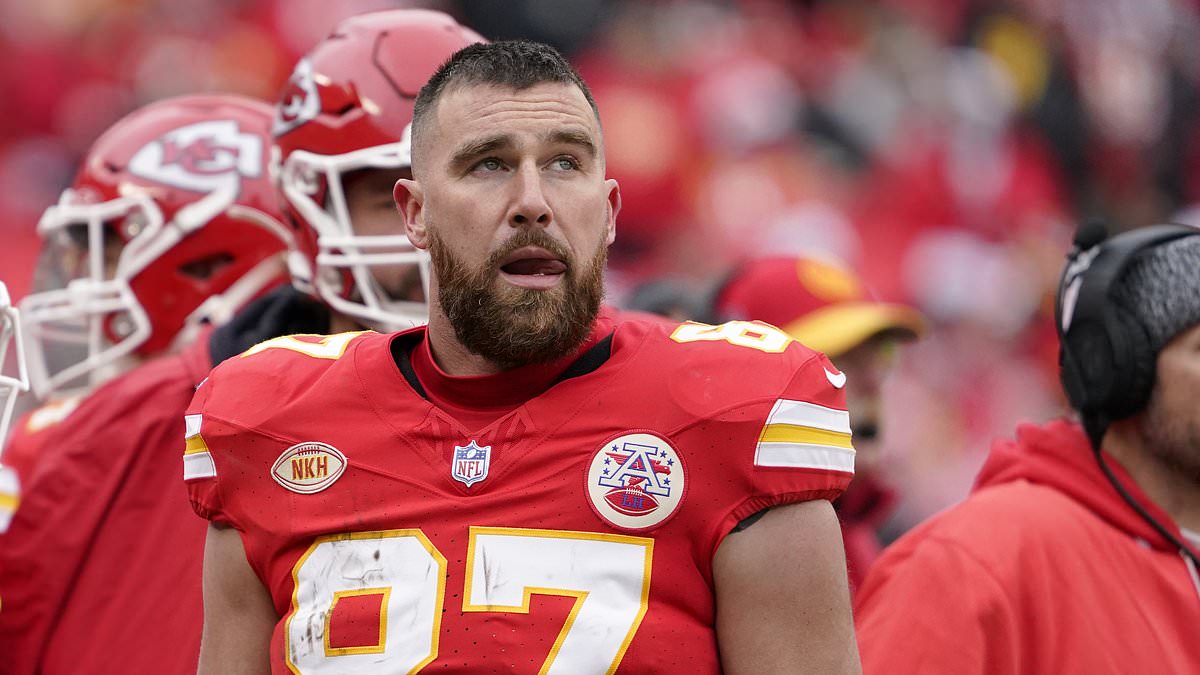 taylor-alert-–-taylor-swift-comforts-stunned-friend-brittany-mahomes-as-they-watch-the-chiefs-and-travis-kelce-suffer-christmas-day-upset-–-with-the-new-pals-donning-matching-santa-hats-with-their-nfl-beaus’-jersey-numbers-on