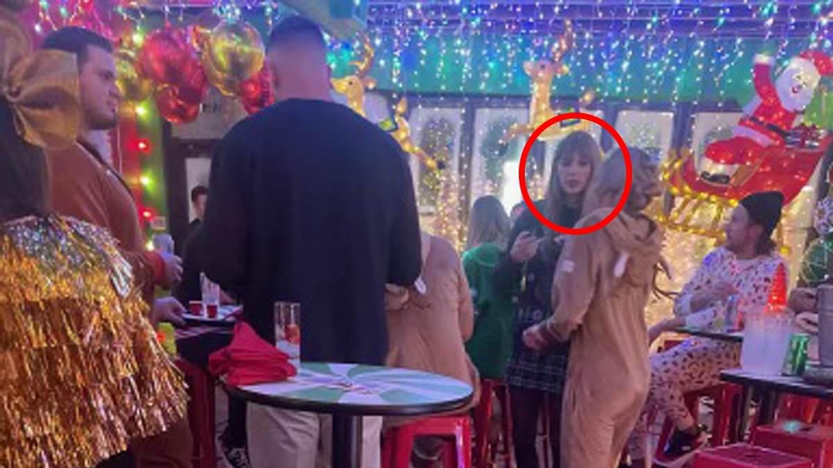 taylor-alert-–-loved-up-taylor-swift-and-travis-kelce-join patrick-and-brittany-mahomes-(who-wear-matching-reindeer-onesies)-as-they-get-into-the-christmas-spirit-at-festive-bash-before-chiefs-vs.-packers