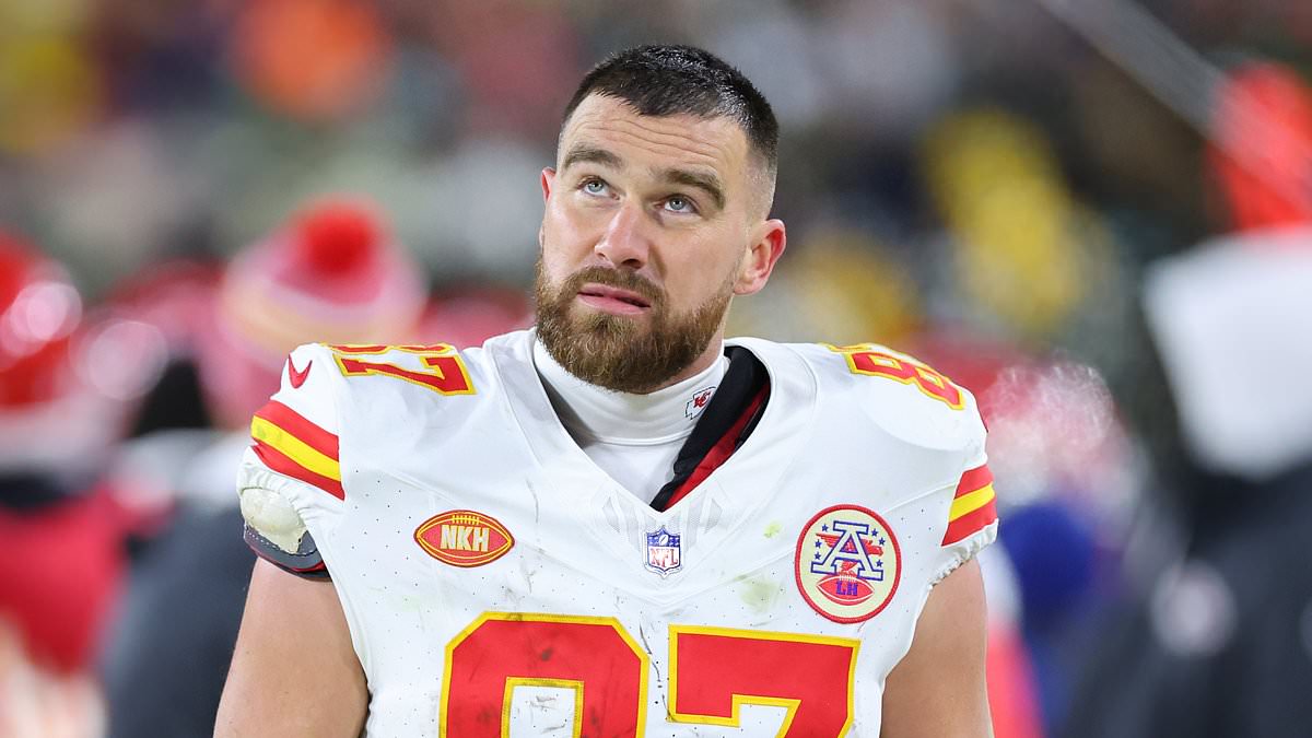 taylor-alert-–-taylor-swift-and-simone-biles-watch-on-as-their-partners-travis-kelce-and-jonathan-owens-clash-on-final-play…-nfl’s-power-couples-collide-in-dramatic-end-to-packers-vs.-chiefs