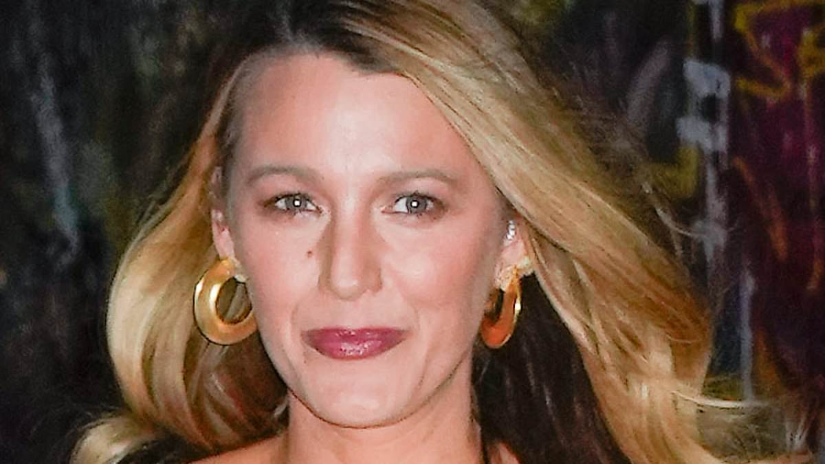 taylor-alert-–-blake-lively-wows-in-a-sizzling-leather-dress-with-a-plunging-neckline-and-racy-split-as-she-parties-with-the-stars-at-taylor-swift’s-34th-birthday-in-nyc