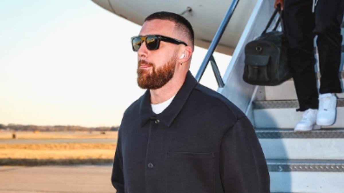 taylor-alert-–-travis-kelce-and-the-chiefs-arrive-in-foxborough-for-patriots-game…-but-will-taylor-swift-be-there-to-watch-boyfriend’s-latest-outing?