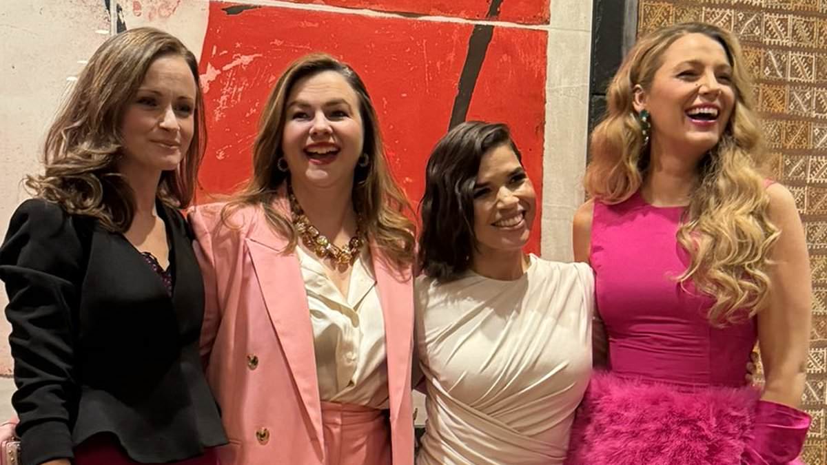 taylor-alert-–-sisterhood-of-the-traveling-pants-reunion!-blake-lively,-alexis-bledel,-america-ferrera-and-amber-tamblyn-stun-in-pink-for-sweet-photo…-18-years-after-first-film-hit-theaters