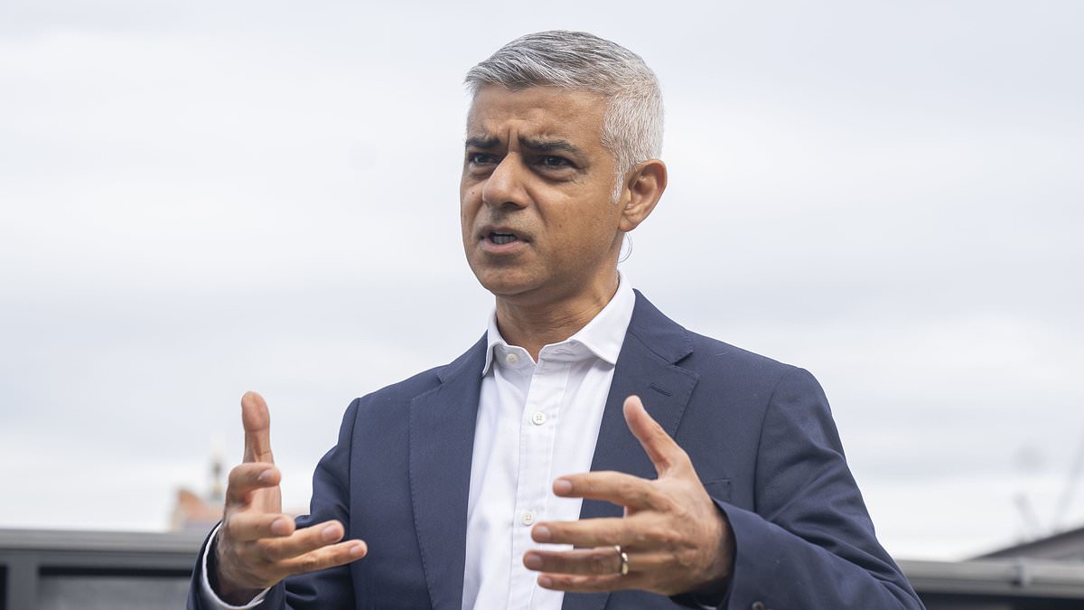 taylor-alert-–-tube-commuters-set-to-start-paying-more-as-sadiq-khan’s-tfl-considers-whether-to-introduce-taylor-swift-style-‘dynamic-pricing’