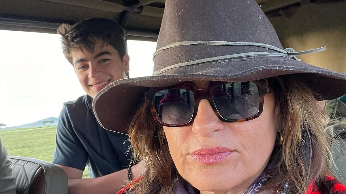 taylor-alert-–-mariska-hargitay-shares-rare-selfie-with-son-august,-17,-as-they-enjoy-a-family-safari-in-kenya-with-peter-hermann