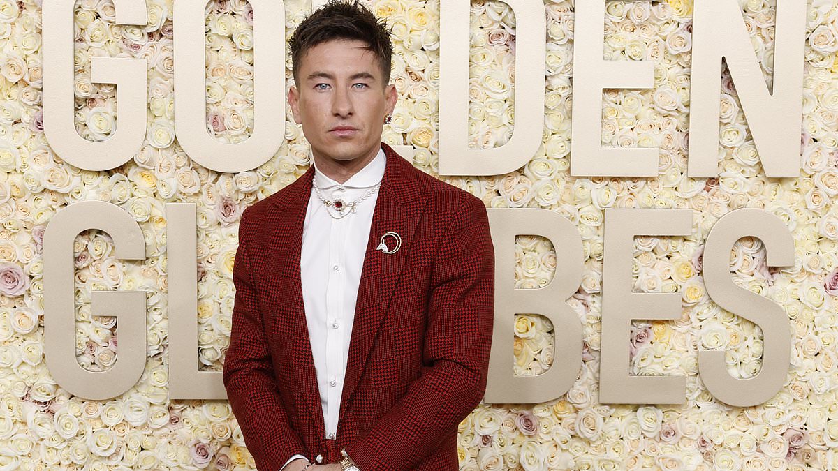 taylor-alert-–-saltburn-star-barry-keoghan-hilariously-has-his-grey-y-fronts-ironed-ahead-of-the-golden-globes-–-before-losing-out-on-best-actor-to-oppenheimer’s-cillian-murphy