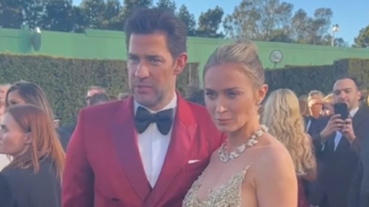 taylor-alert-–-sleuths-debate-what-john-krasinski-said-to-wife-emily-blunt-in-viral-golden-globes-red-carpet-video:-‘i’ve-watched-this-500-times’