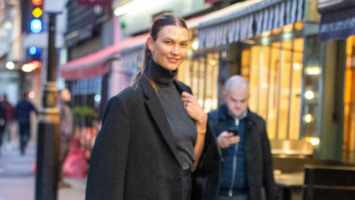 taylor-alert-–-karlie-kloss-steps-out-in-chic-all-black-look-with-her-toddler-levi-and-newborn-elijah-in-london