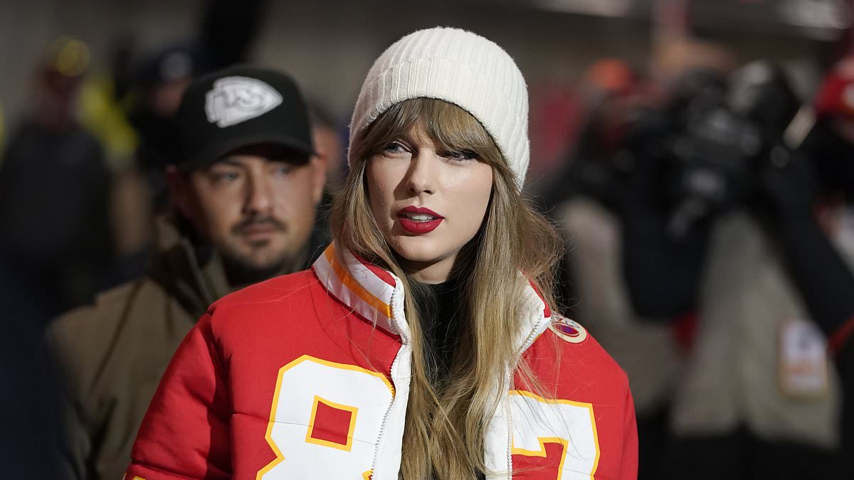 taylor-alert-–-taylor-swift-waves-at-celebrating-chiefs-fans-as-she-watches-travis-kelce-in-the-nfl-playoffs-alongside-his-mom-donna-amid-reports-the-couple-had-a-blazing-row-over-christmas