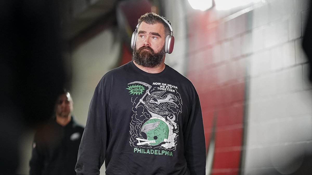 taylor-alert-–-jason-kelce-arrives-for-what-could-be-his-last-nfl-game-as-the-13-year-eagles-center-prepares-to-face-the-buccaneers-in-the-wild-card-round-following-days-of-retirement-talk