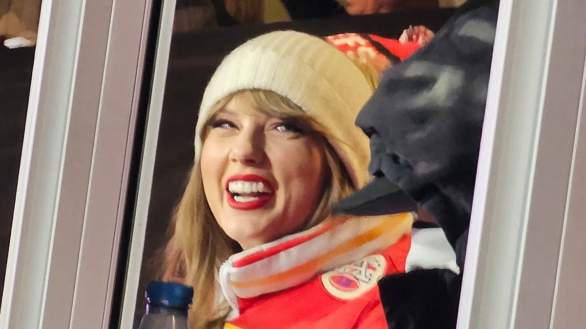 taylor-alert-–-taylor-swift-‘gave-freezing-chiefs-fan-her-scarf’-as-travis-kelce-led-kansas-city-to-victory-over-the-dolphins-in-freezing-conditions…-with-the-popstar-joking-she-was-a-‘good-luck-charm’-after-predicting-a-touchdown