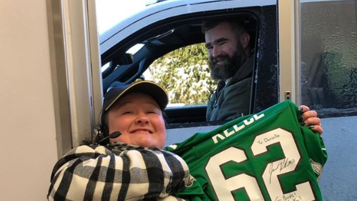 taylor-alert-–-jason-kelce-reveals-the-same-mcdonald’s-order-he-gets-‘every-time’-from-his-local-drive-thru-in-havertown-after-dropping-by-to-gift-a-server-a-signed-eagles-jersey