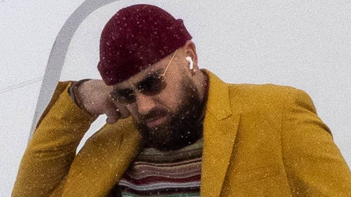 taylor-alert-–-travis-kelce-and-the-chiefs-land-in-snowy-buffalo-for-sunday’s-huge-nfl-showdown-vs.-the-bills-–-with-girlfriend-taylor-swift-set-to-cheer-from-the-stands-after-‘stalker’-arrested-outside-her-manhattan-apartment