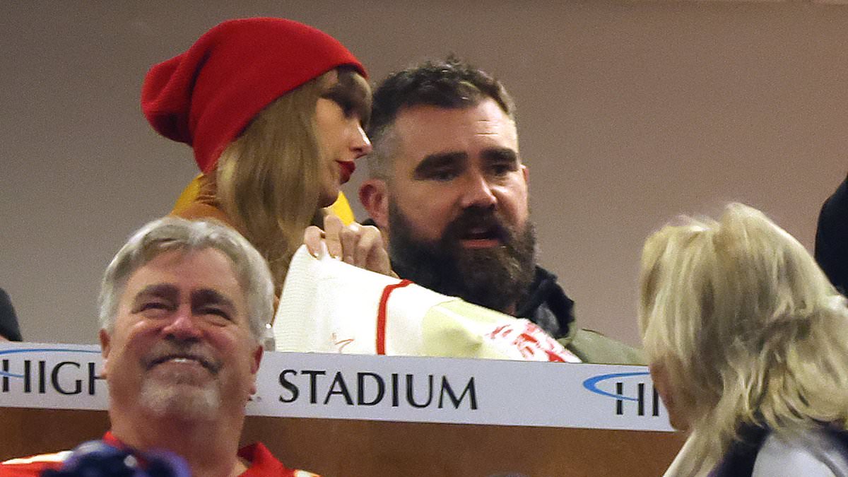 taylor-alert-–-taylor-swift-meets-jason-kelce-and-wife-kylie-for-the-first-time-as-they-take-a-seat-for-travis’s-massive-chiefs-game-against-the-bills-at-buffalo’s-highmark-stadium