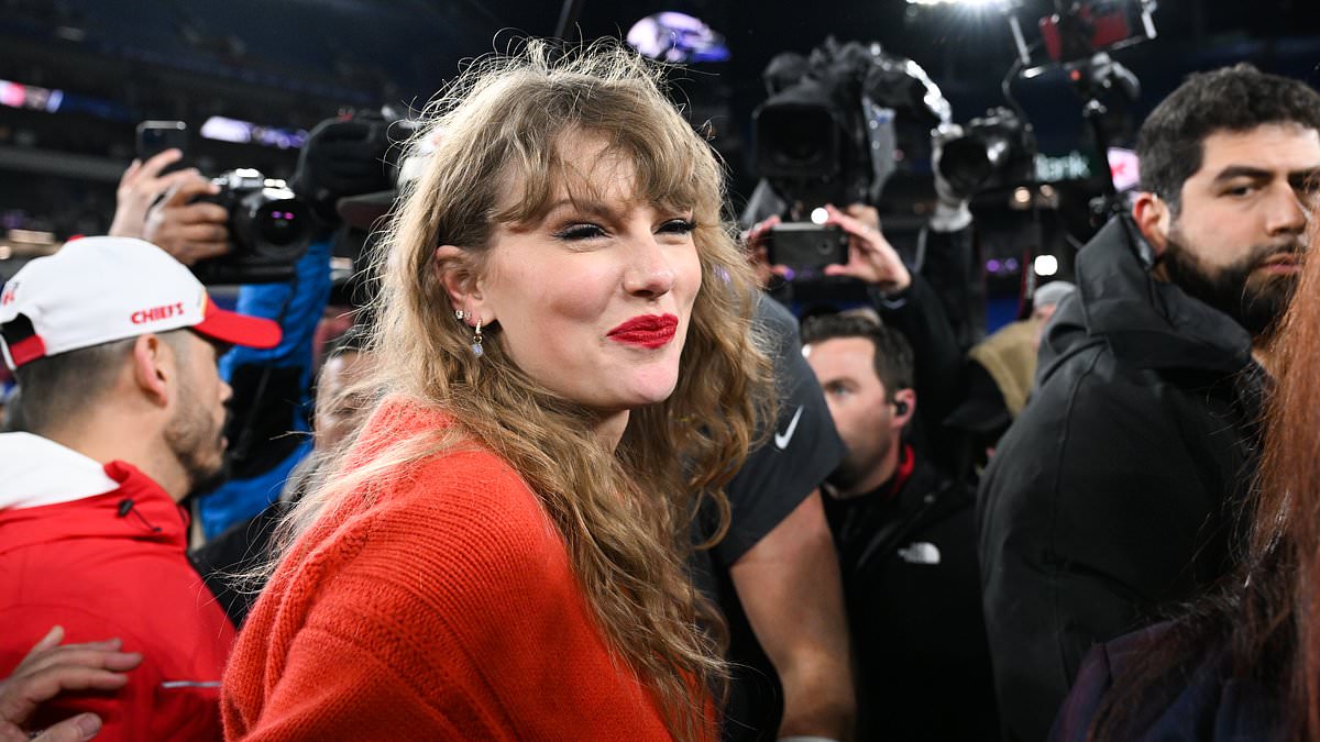 taylor-alert-–-taylor-swift-gives-cbs-sports’-tony-romo-a-vote-of-confidence-ahead-of-super-bowl,-telling-former-cowboys-qb-he’s-doing-a-great-job-announcing,-although-many-fans-disagree