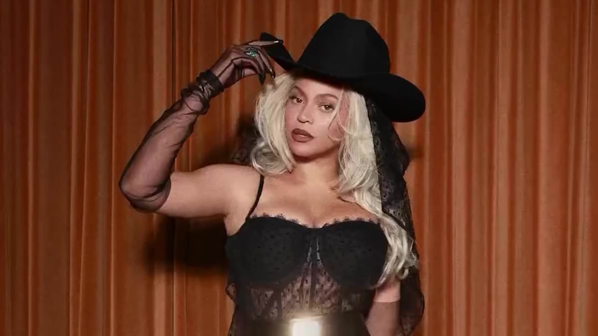 taylor-alert-–-beyonce-oozes-sex-appeal-in-barely-there-lacy-lingerie-and-cowboy-hat-to-celebrate-valentine’s-day-with-her-fans:-‘sending-lots-of-love’