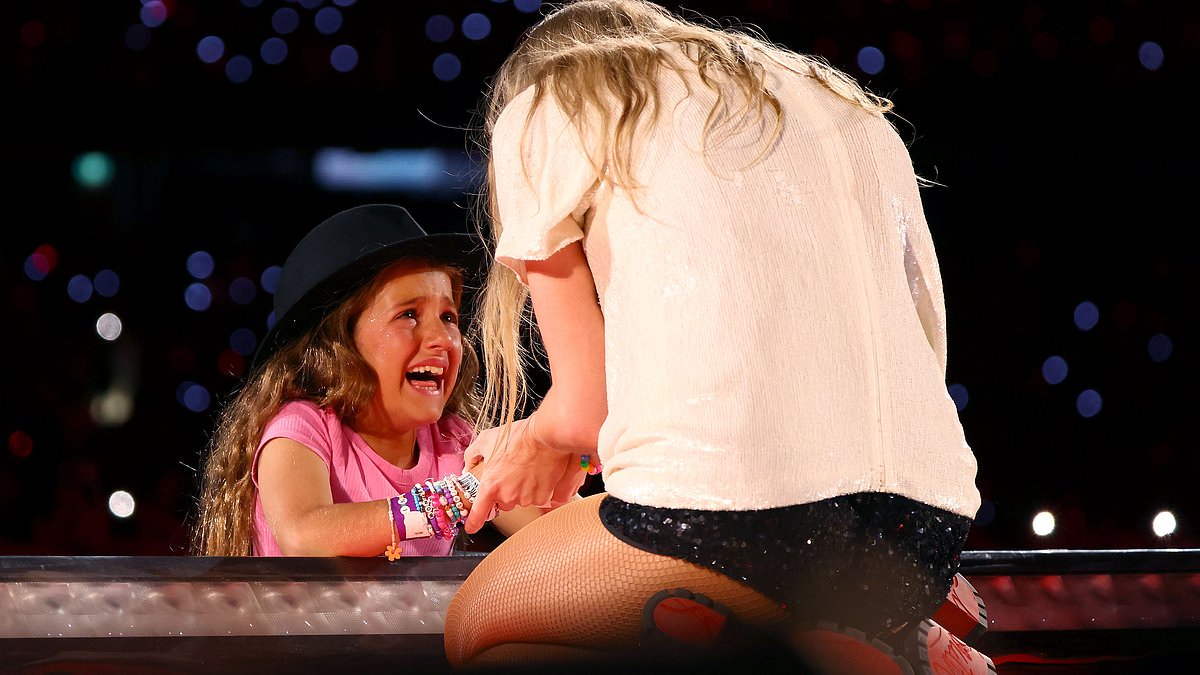 taylor-alert-–-how-a-starstruck-aussie-taylor-swift-fan-scored-the-singer’s-autographed-bowler-hat-during-the-first-melbourne-eras-show-after-getting-scammed-and-bagging-last-minute-tickets