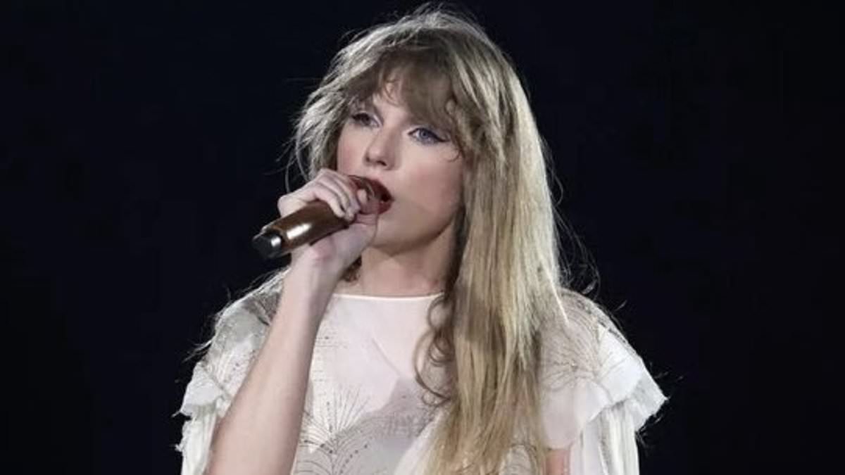 taylor-alert-–-taylor-swift-fans-around-the-world-outraged-at-popstar’s-surprise-for-melbourne-fans:-‘does-taylor-owe-australia-money-or-something?’