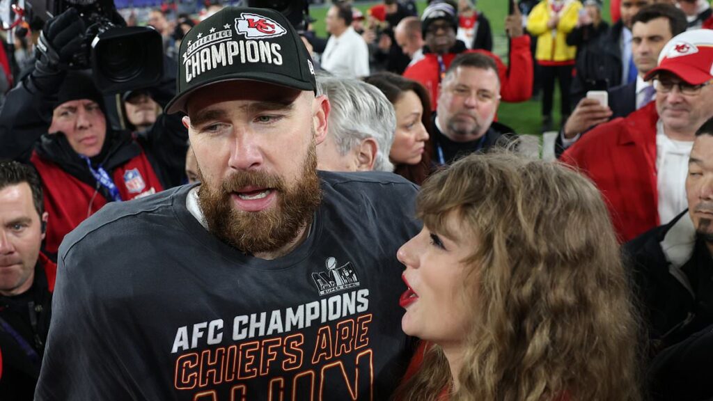 Taylor Alert – Taylor Swift fans forced Travis Kelce to move out of his ...