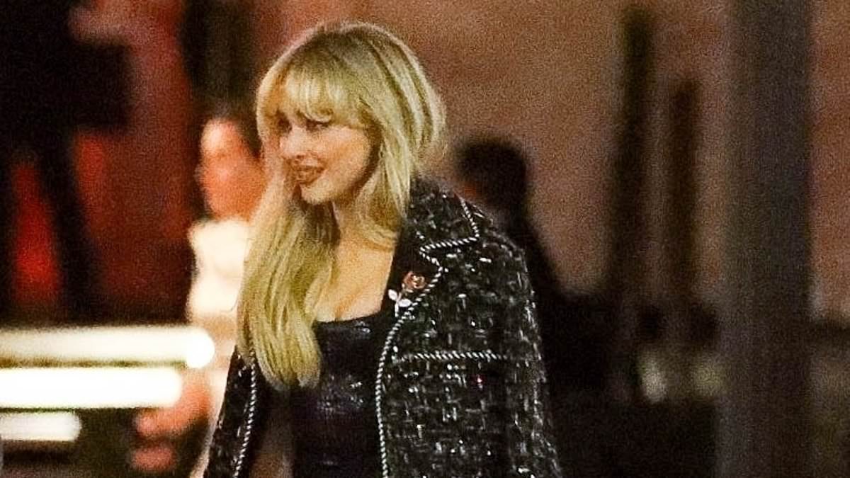 taylor-alert-–-barry-keoghan-chivalrously-lends-his-amiri-jacket-to-new-girlfriend-sabrina-carpenter-after-making-official-couple-debut-at-oscar-party