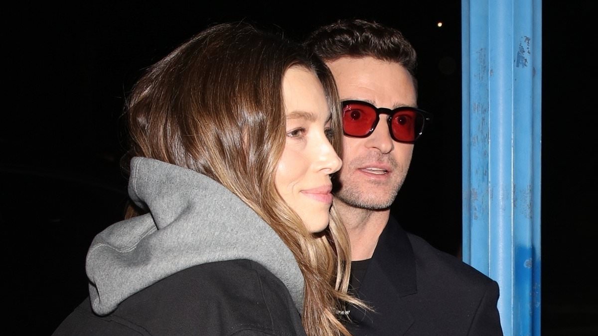 taylor-alert-–-justin-timberlake-is-supported-by-wife-jessica-biel-at-his-album-release-party-in-west-hollywood