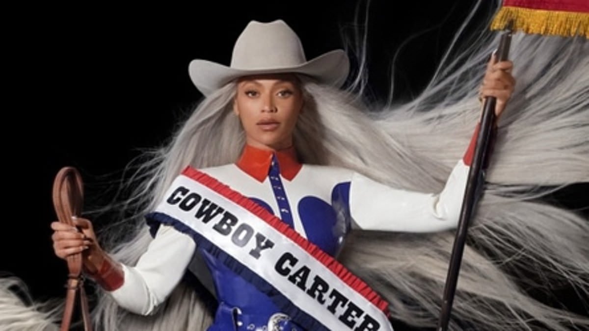 taylor-alert-–-beyonce-unveils-cowboy-carter-tracklist-confirming-a-cover-of-dolly-parton’s-jolene-as-well-as-a-willie-nelson-collaboration