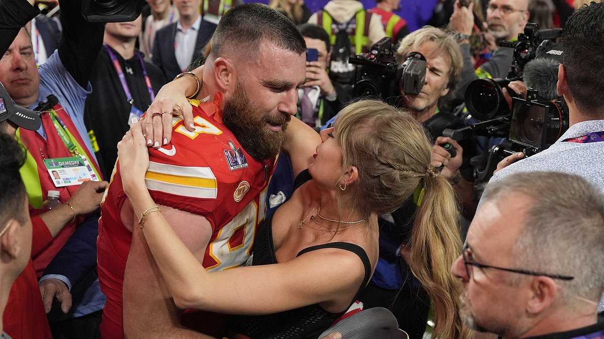 taylor-alert-–-travis-kelce-jokes-that-he’s-learned-to-not-try-and-emulate-taylor-swift-at-kelce-jam-after-watching-his-girlfriend-perform-in-front-of-thousands-on-her-worldwide-eras-tour:-‘she’s-on-a-whole-other-stratosphere’