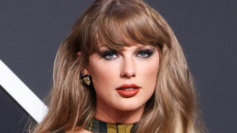 Taylor Alert - Taylor Swift's surprising new friendship with liberal ...