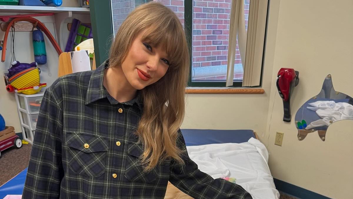 taylor-alert-–-taylor-swift-gives-young-patient-$4,500-miu-miu-outfit-for-christmas-after-visiting-her-in-the-hospital