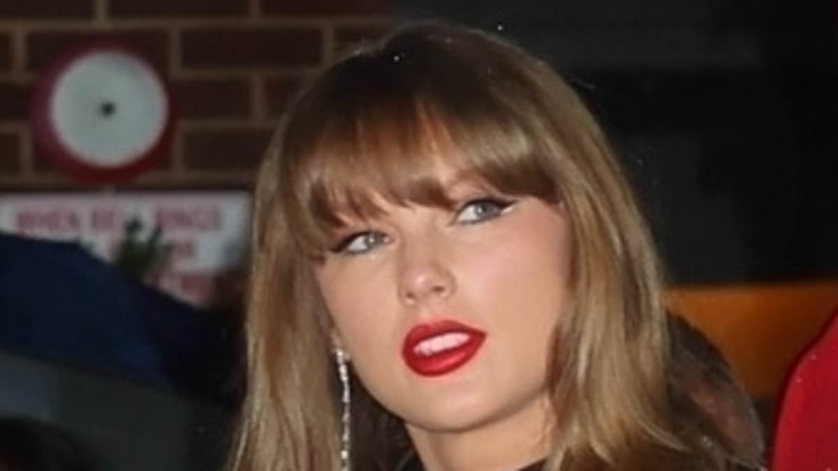 taylor-alert-–-taylor-swift-holds-hands-with-travis-kelce-as-couple-enjoys-another-romantic-night-out-in-rainy-nyc