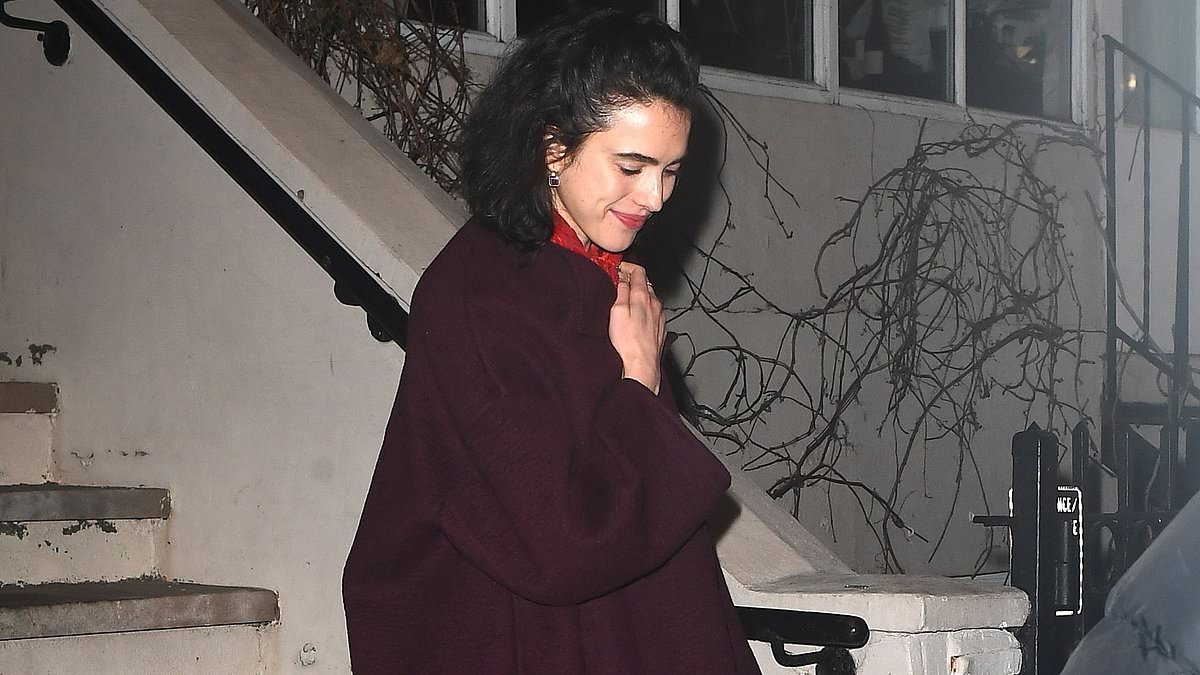 taylor-alert-–-margaret-qualley-enjoys-date-night-with-husband-jack-antonoff-after-revealing-surprising-career-ambition