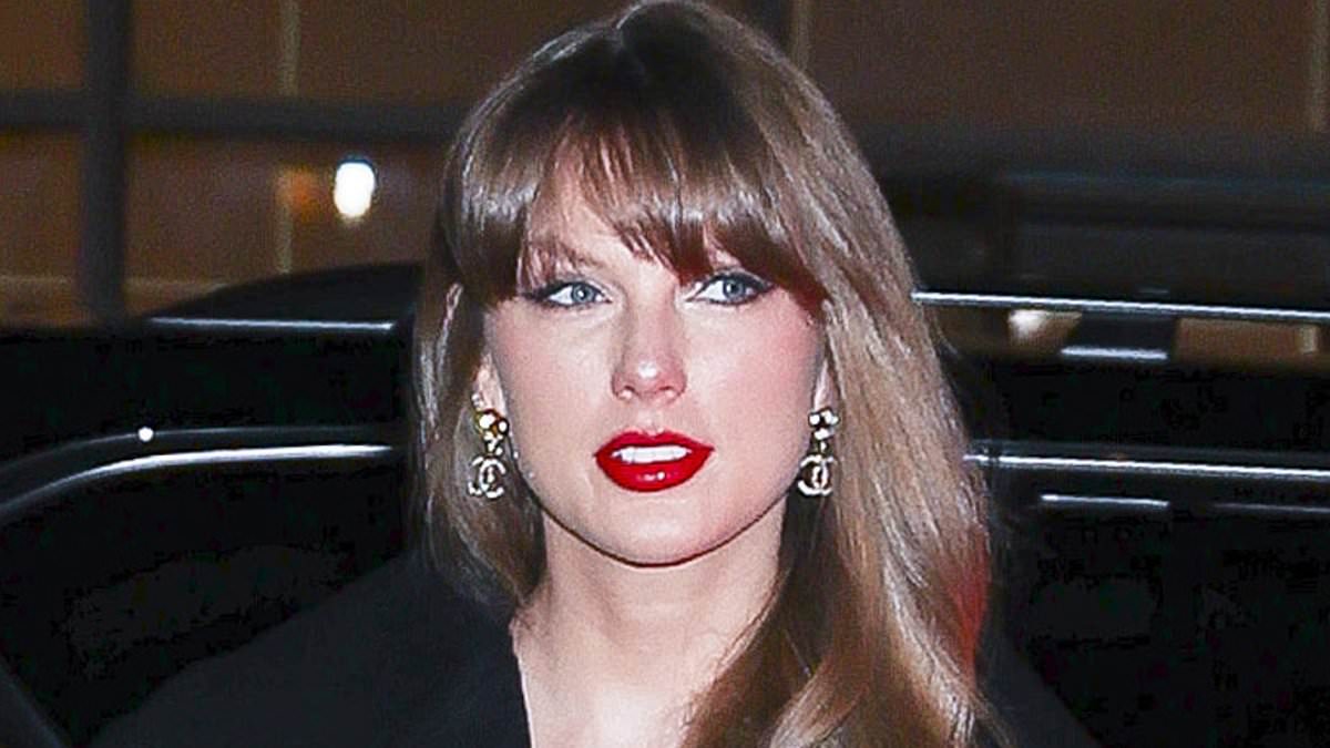 taylor-alert-–-taylor-swift-fans-are-all-saying-the-same-thing-about-singer’s-latest-outfit