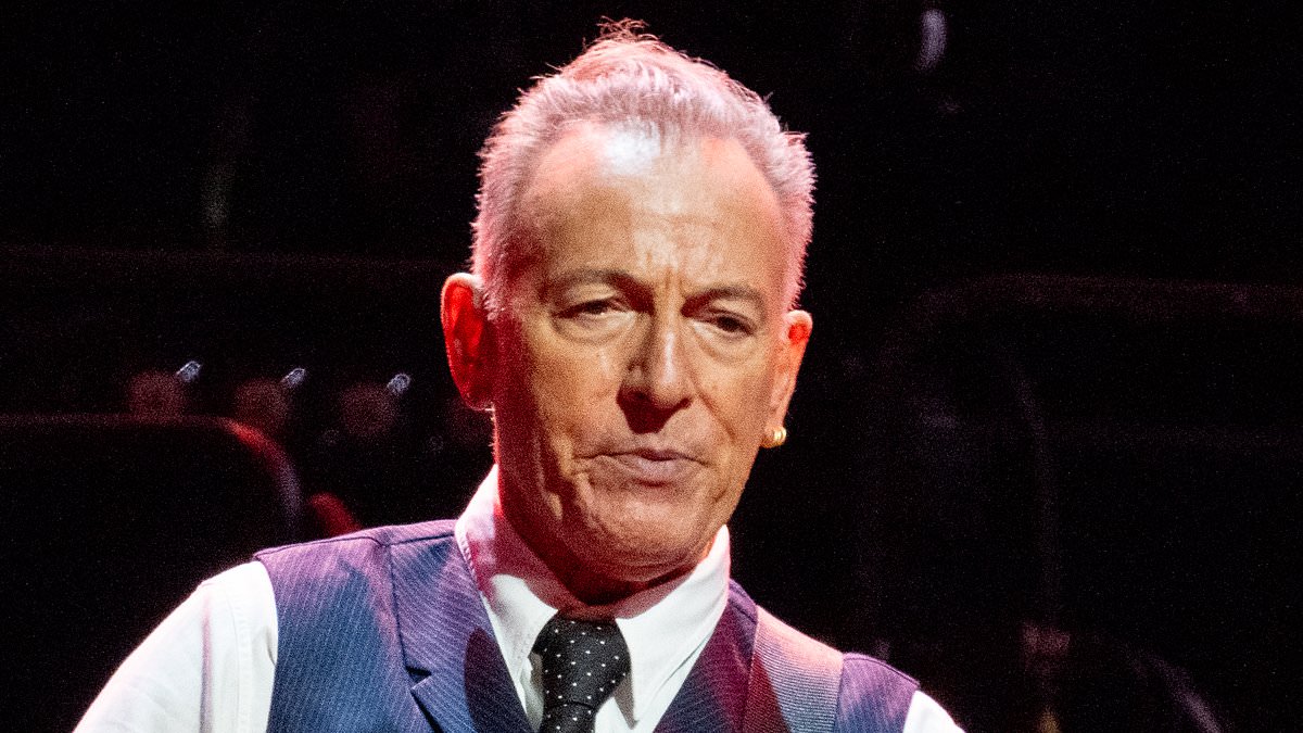 taylor-alert-–-bruce-springsteen-takes-another-swing-at-trump-after-president-branded-liberal-singer-a-‘dried-out-old-prune’
