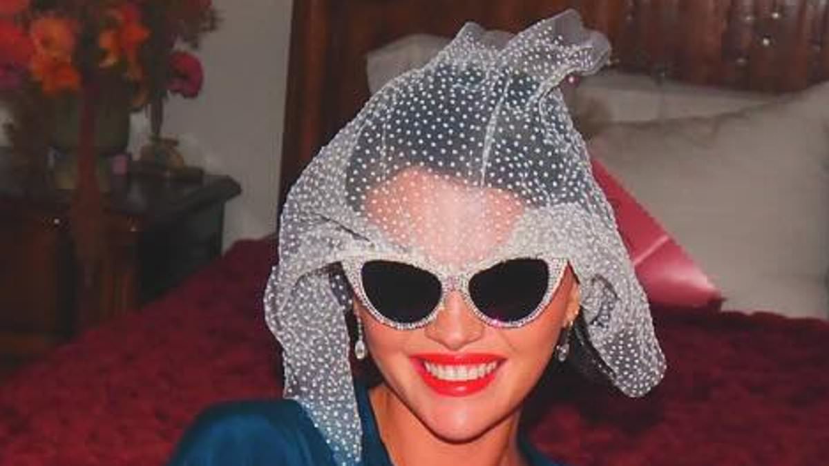 taylor-swift-alerts-–-selena-gomez-shares-glimpse-as-she-writes-her-vows-in-bts-photos-from-benny-blanco-wedding