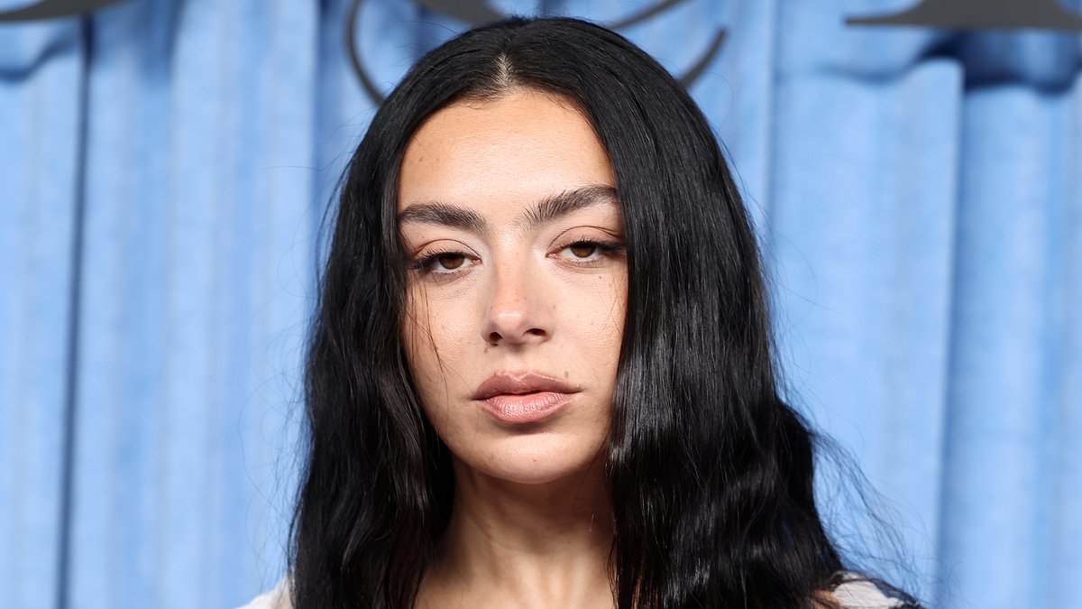 taylor-swift-alerts-–-taylor-swift’s-rumored-nemesis-charli-xcx-has-barbed-response-to-star’s-diss-track