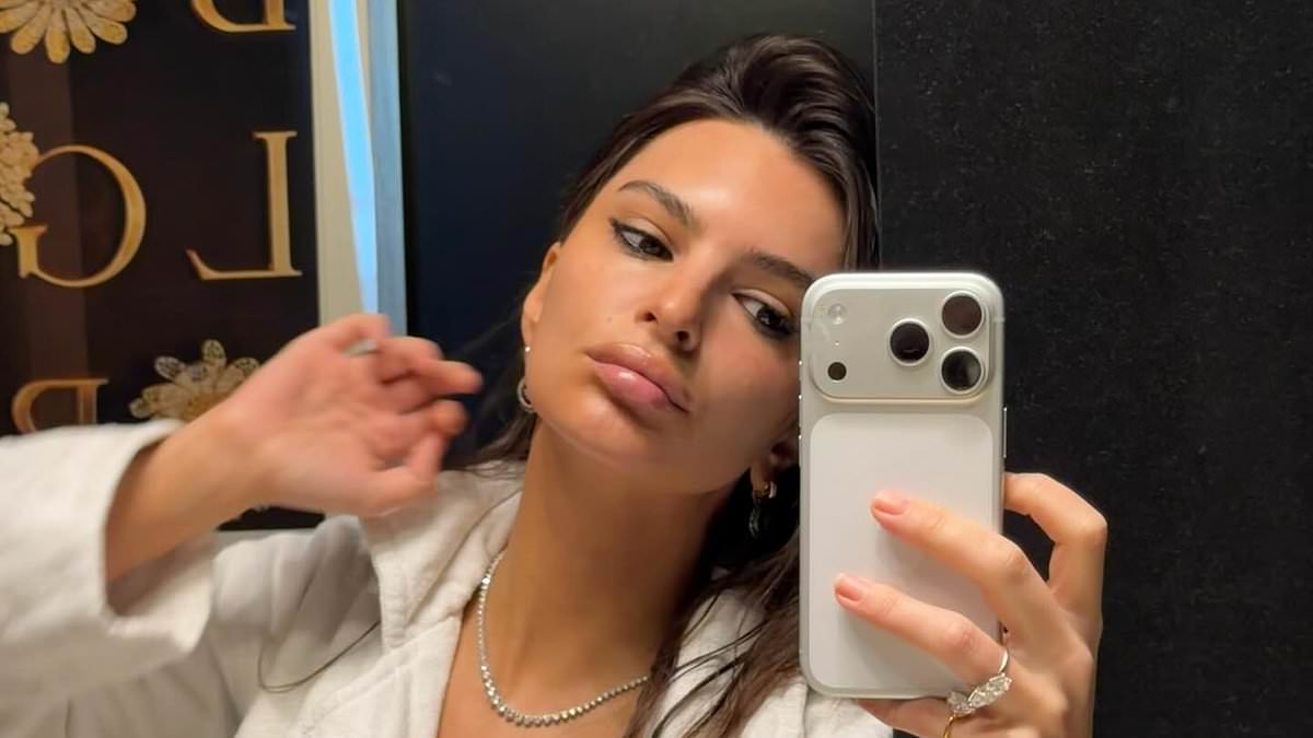 taylor-swift-alerts-–-emily-ratajkowski-hints-she-wasn’t-invited-to-taylor-swift’s-wedding-despite-dining-with-star-just-weeks-ago