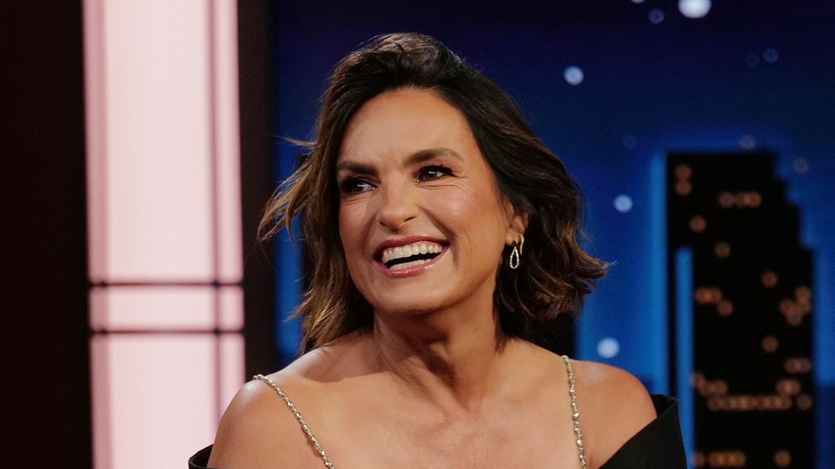taylor-swift-alerts-–-taylor-swift’s-pal-mariska-hargitay-says-she’s-‘still-floating’-from-the-singer’s-wedding-to-travis-kelce